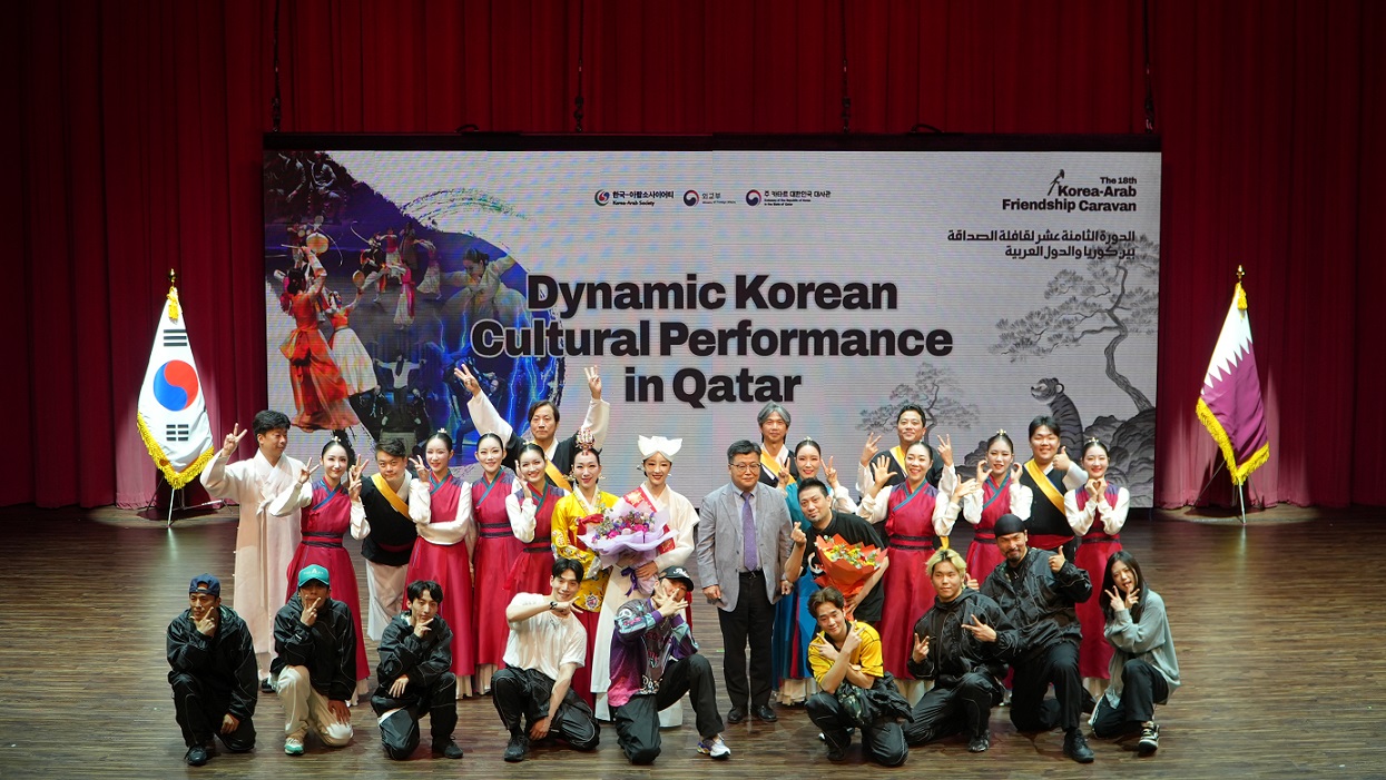 10년만의 한국 문화 공연, 찬사와 감동의 도가니